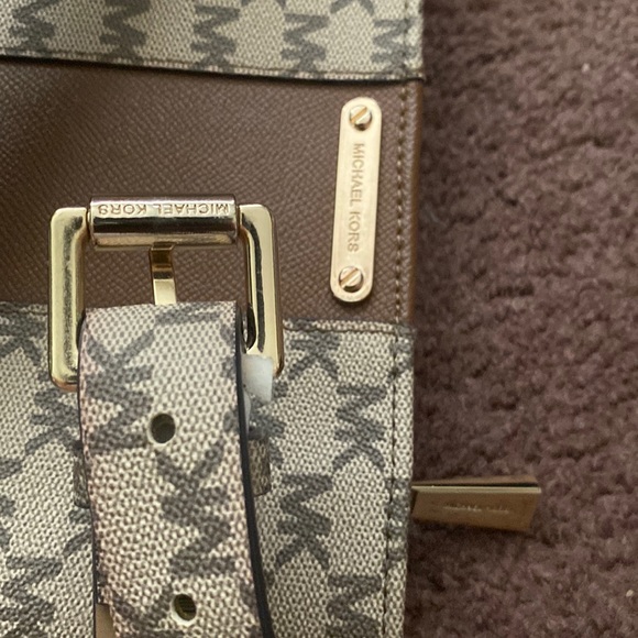 Micheal Kors belt bag Small/ medium - Picture 17 of 17